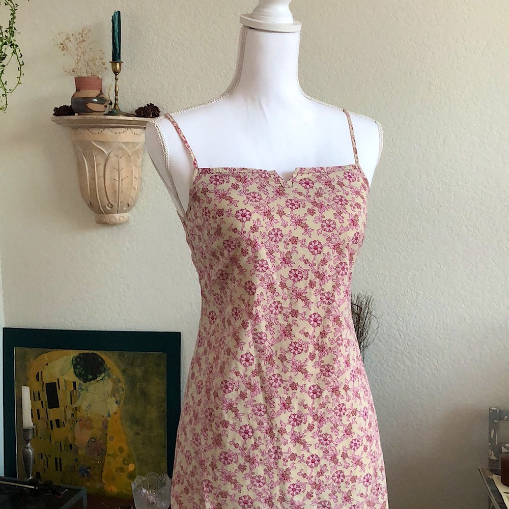 Beautiful floral dress 🌸🌾